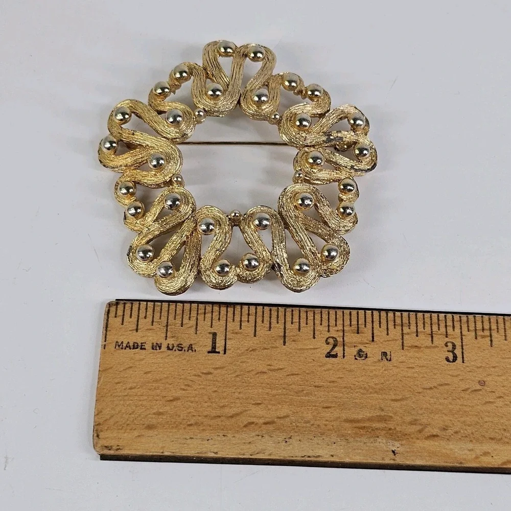 Vintage Tortolani Wreath Brooch Pin Gold Tone Textured Pinback Golden Pearls